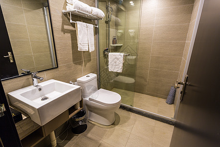酒店简洁的卫生间图片