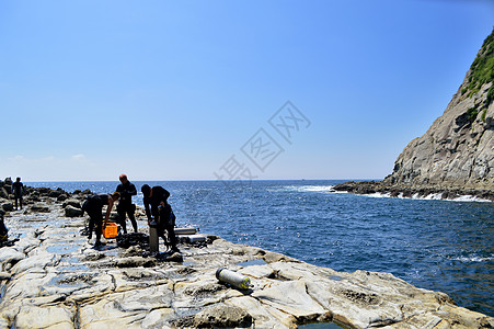 韩国济州岛深海潜水前准备跳跃高清图片