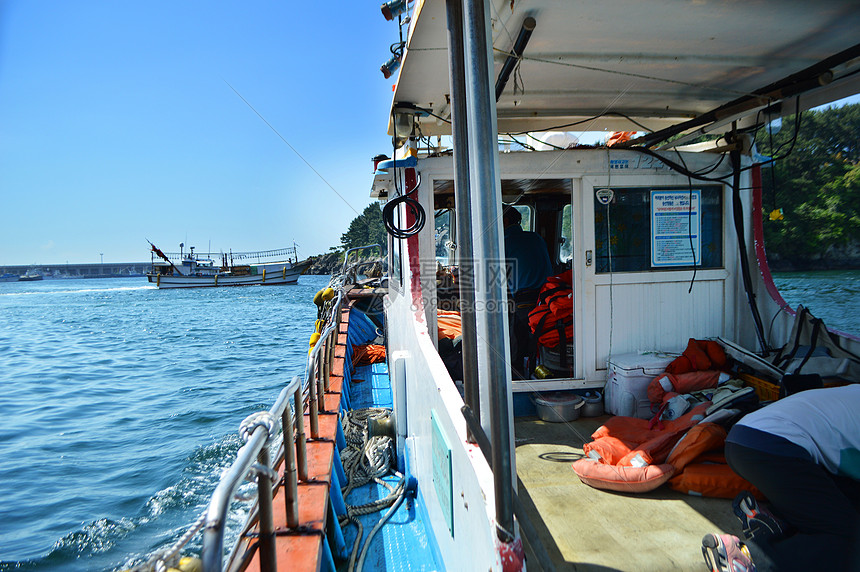 韩国济州岛海岛渔船图片