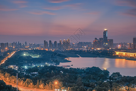 俯瞰城市武汉夕阳下的月湖背景