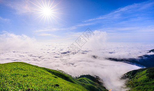 武功山山顶壮观的云海 图片