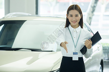 关注客户女性汽车销售介绍汽车背景