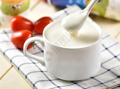 酸奶牛奶胡子高清图片