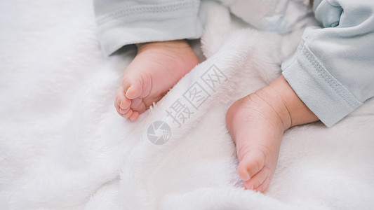 可爱婴儿婴儿粉嫩的脚丫高清图片