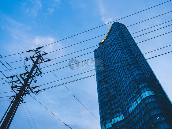 城市建筑仰拍图片