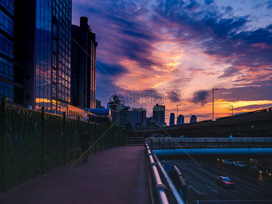 城市建筑天桥天空图片