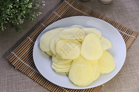 土豆片盘子水果高清图片