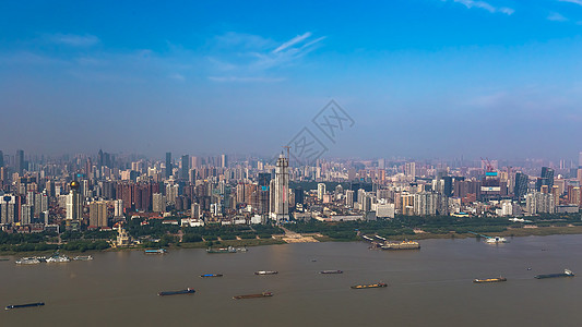 俯视长江主轴上的城市美景图片