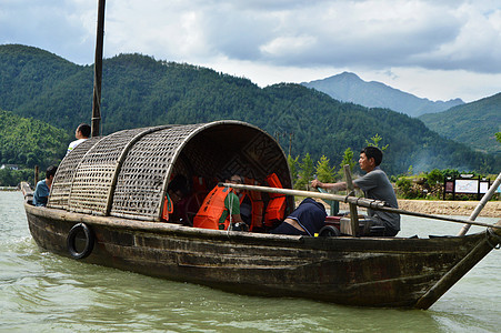 云和湖仙宫景区游船图片