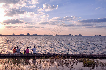 上海滴水湖风光背景图片