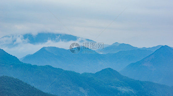 江西婺源连绵群山云雾图片