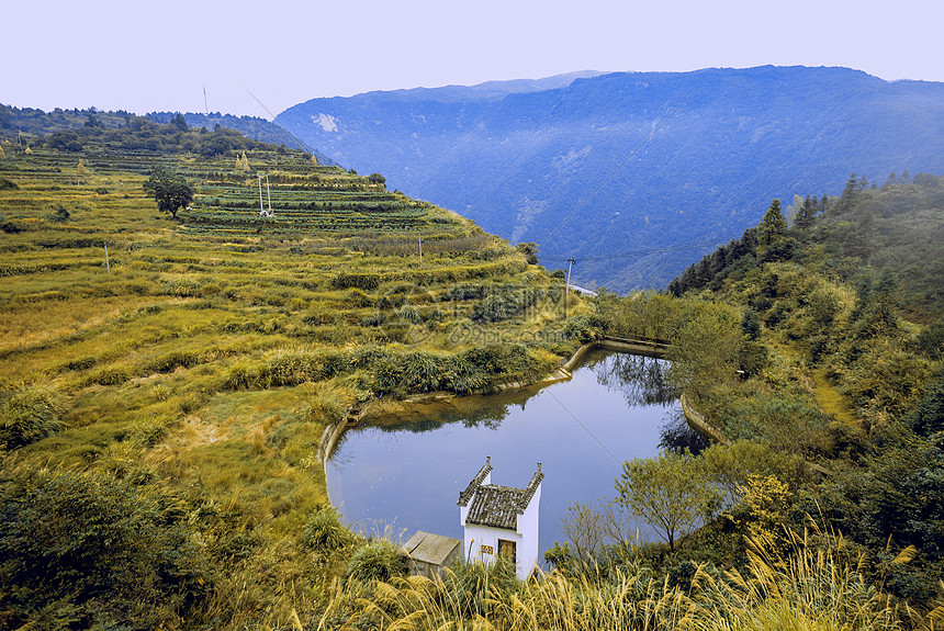 梯田流水图片