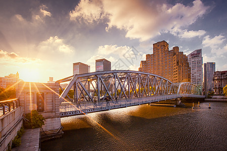 城市桥梁外白渡桥夕阳背景