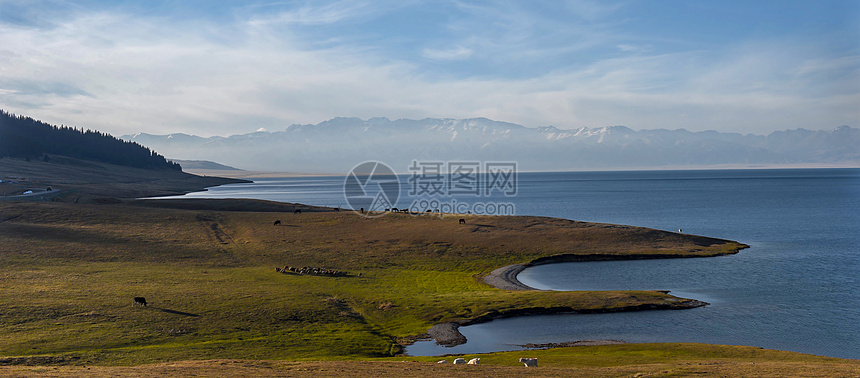 新疆第一大盐水湖艾比湖图片