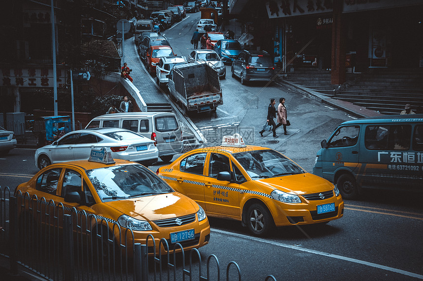 重庆街头的小黄车图片