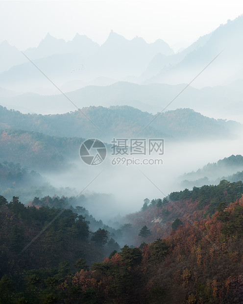 水墨山水云雾风光图片