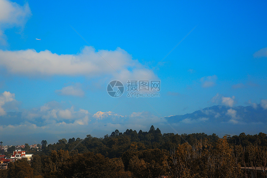 喜马拉雅山脉的天空图片