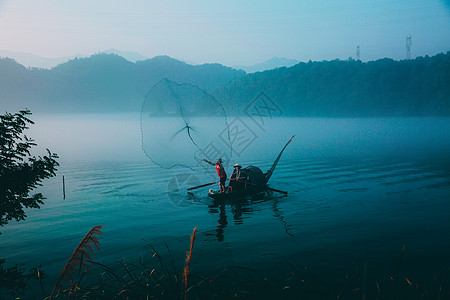 国画山水清晨的渔夫背景
