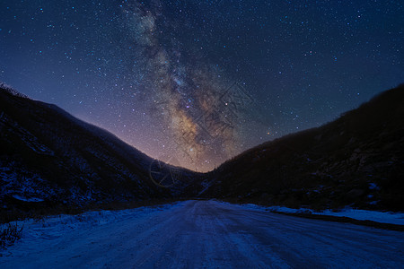 银河下雪的夜高清图片