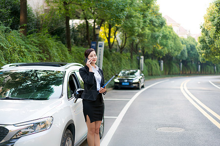 女性商务人车生活背景图片