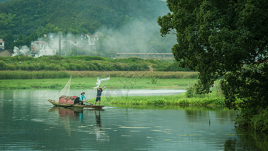 水背景下涯捕鱼人背景