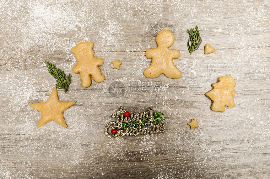 圣诞节制作可爱的节日饼干图片