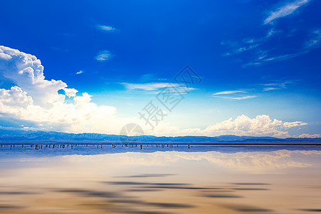 天空之镜盐湖色彩卡高清图片
