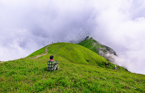 高山山顶云海奇观图片