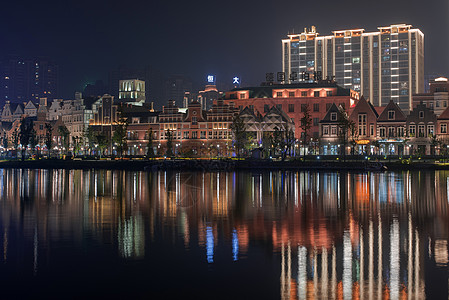 欧式风格小镇夜景图片