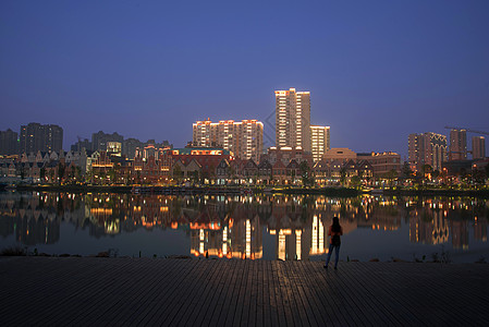 欧式街区欧式风格小镇夜景背景