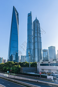 城市公路和高楼大厦图片