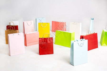 五颜六色的购物袋背景图片