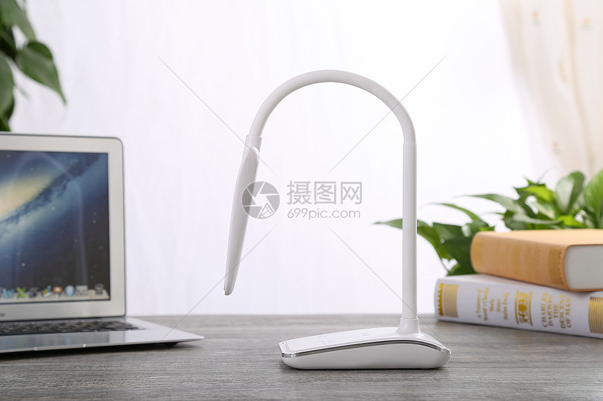 台灯高清图片下载-正版图片500725921-摄图网
