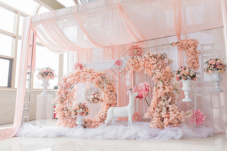 粉色甜美系婚礼婚庆布置图片