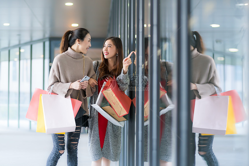 女性商城购物图片