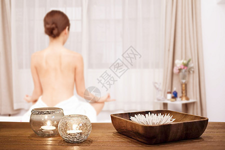 裸背女人温泉spa设计图片