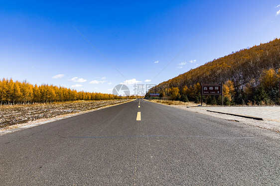 公路汽车背景宽广马路图片