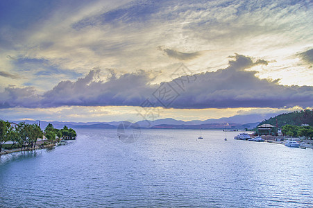 大海海浪大理洱海背景