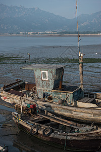 青岛海边渔船图片
