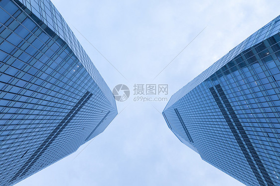 城市建筑高楼大厦仰拍图片