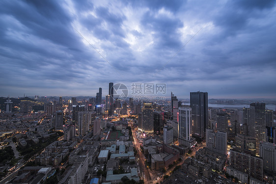 现代城市大连夜景图片