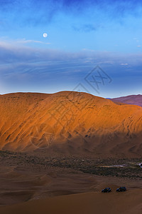 明月照巴丹巴丹吉林沙漠巴丹高清图片