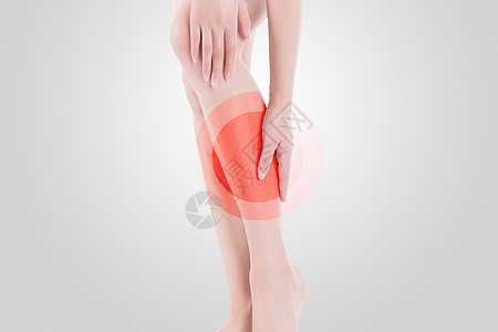健身的女人小腿关节疼痛设计图片