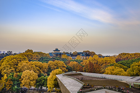 秋天的武汉大学背景图片