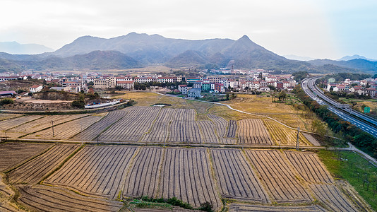 房屋土地秋收后的田园背景