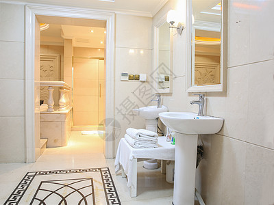 酒店明亮的卫生间高清图片