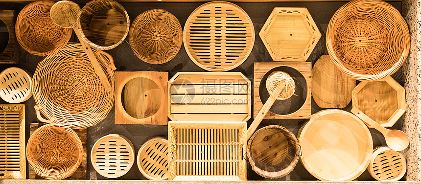 传统竹制蒸笼餐具图片