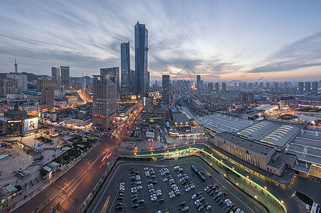 酒店全景大连现代城市夜景背景