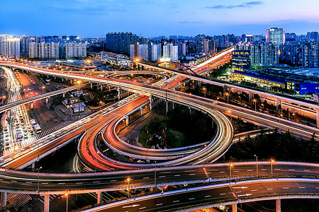 夜晚道路高架桥上的车流背景