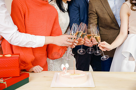 粉色蛋糕青年生日聚会喝香槟背景